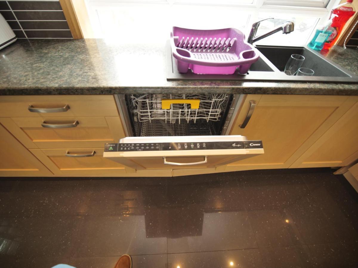 Town Centre Apartment Sleeps 9 Bournemouth Eksteriør bilde